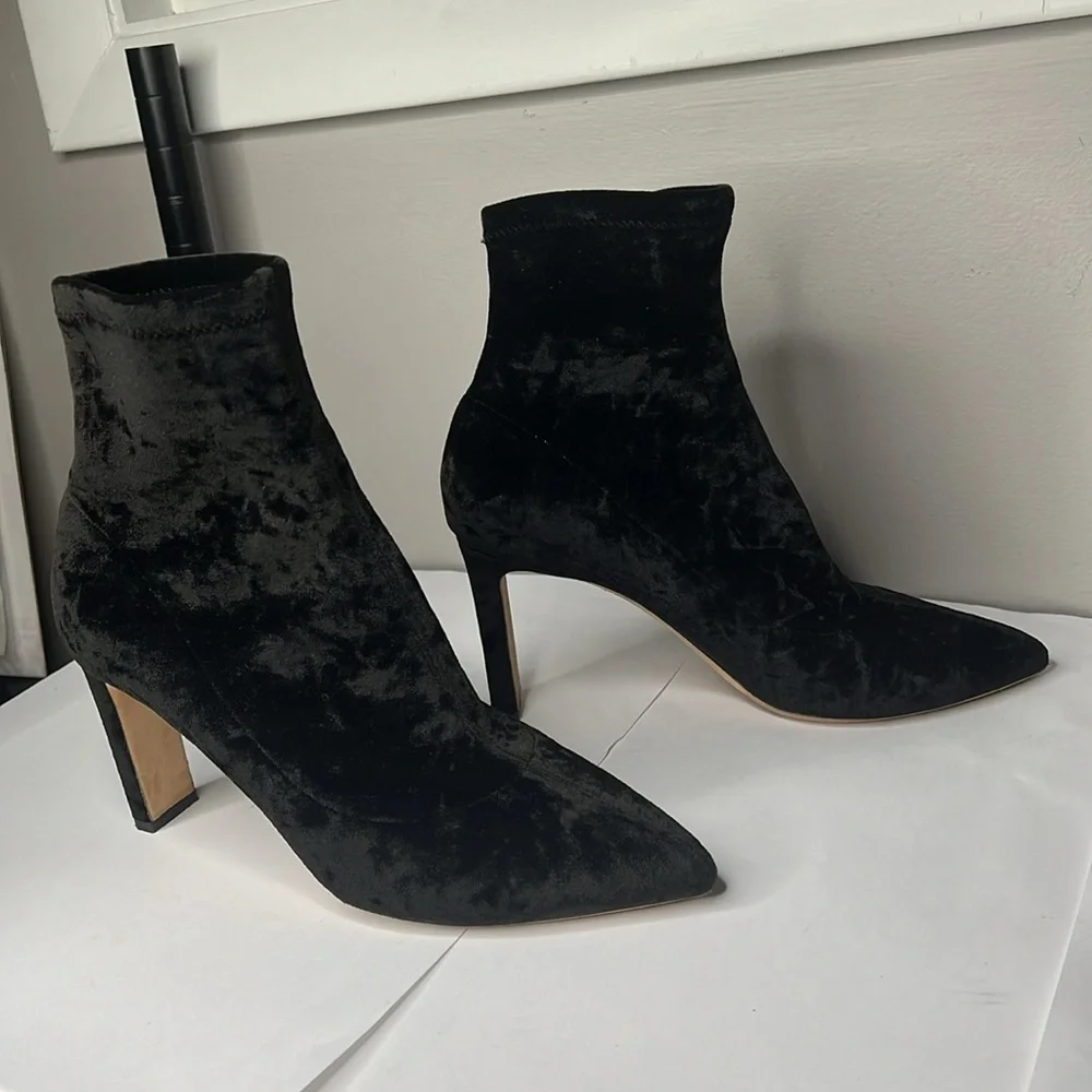 Jimmy Choo 39.5 Louella Black Crushed Velvet Pull On Ankle Boots 3” Heel